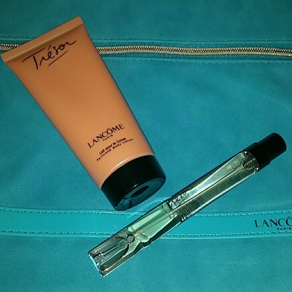 Lancome Other - Lancome Tresor EDP purse spray and lotion bundle